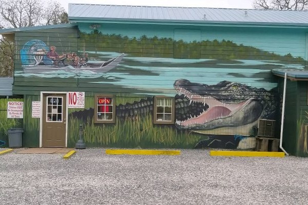 Alligator Ranch in Moss Point, MS | Gulf Coast Gator Ranch & Tours